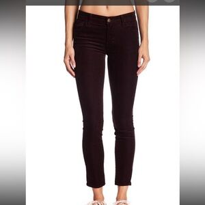 J Brand like new Skinny Leg Corduroy pants in BlackBerry Size 25